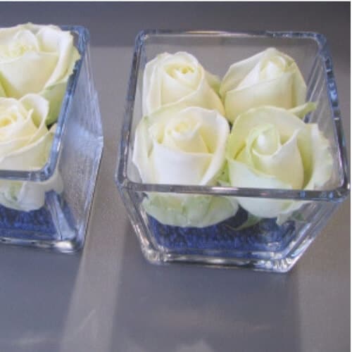 teh-Tischdekoration zur Hochzeit mit weißen Rosen a